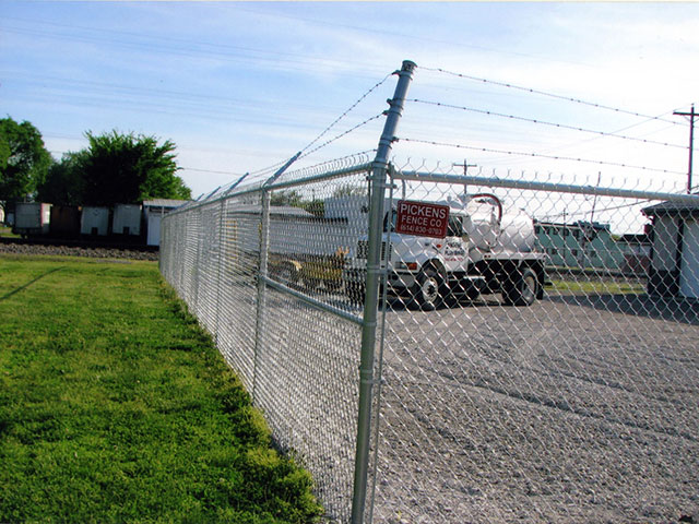 Commercial chainlink fence by Pickens Fence