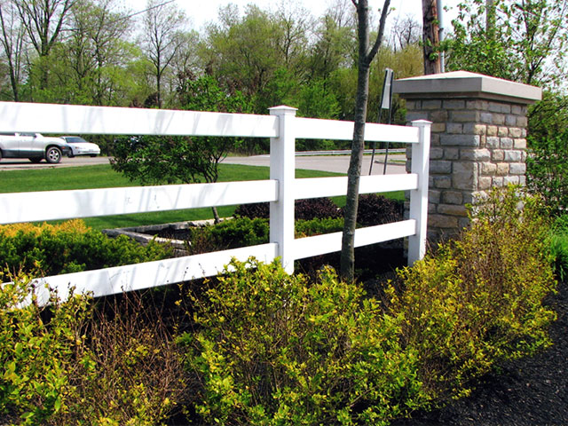 Commercial vinyl fence by Pickens Fence