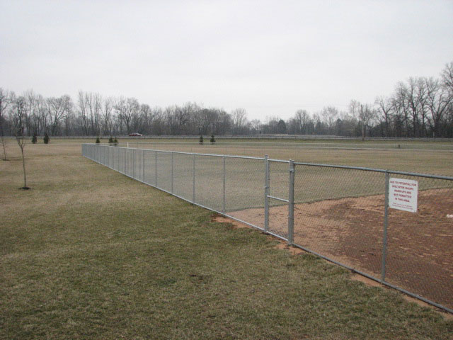Commercial chainlink fence by Pickens Fence