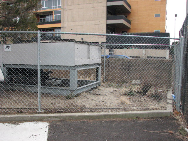 Commercial chainlink fence by Pickens Fence